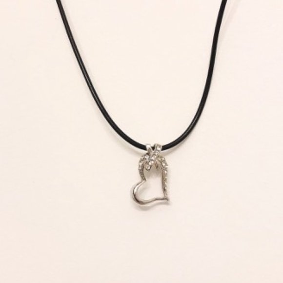 Sparkly Heart Necklace ♥ - Picture 4 of 5